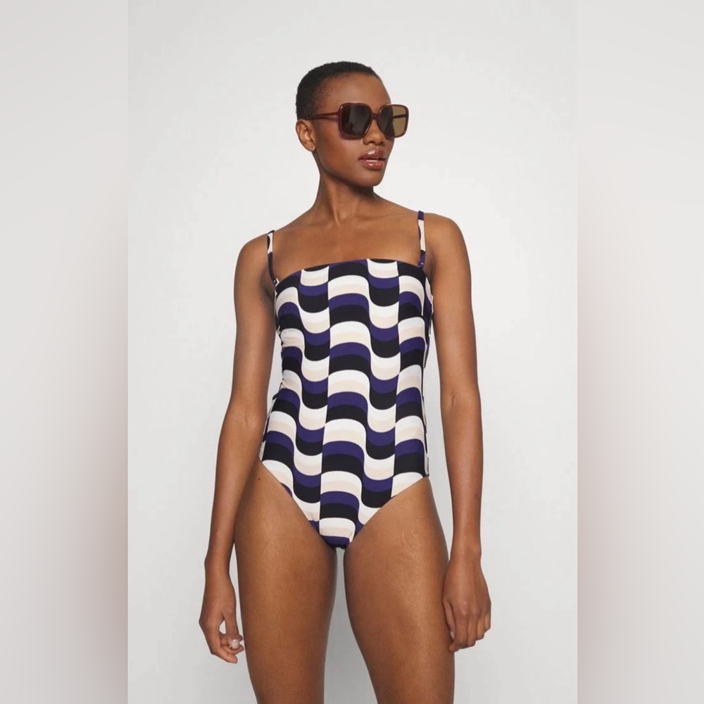NWT SEAFOLLY Modern Take Bandeau One Piece  US Size 6 Stylish, Classy Swimsuit